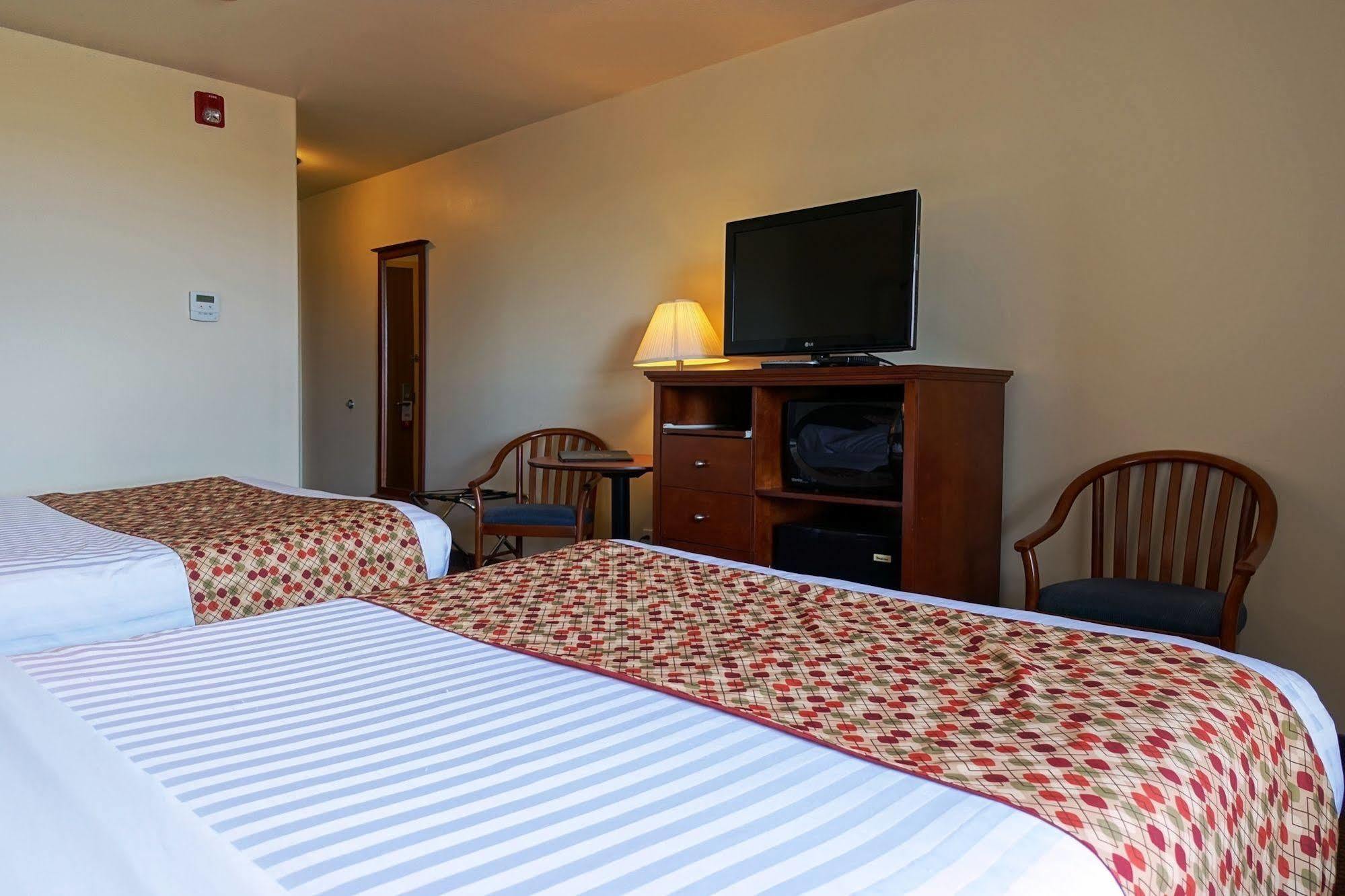 ซูเปอร์ 8 บาย วินด์แฮม คาราเกต์ Hotel การาเกต์ ภายนอก รูปภาพ